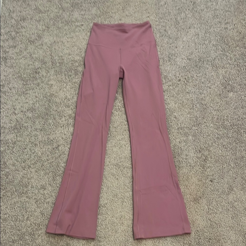 Lululemon Women size 4 Groove Flare Super-High-Rise Nulu Leggings in Velvet Dust